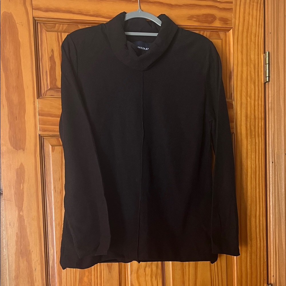 Black cowneck Sweater